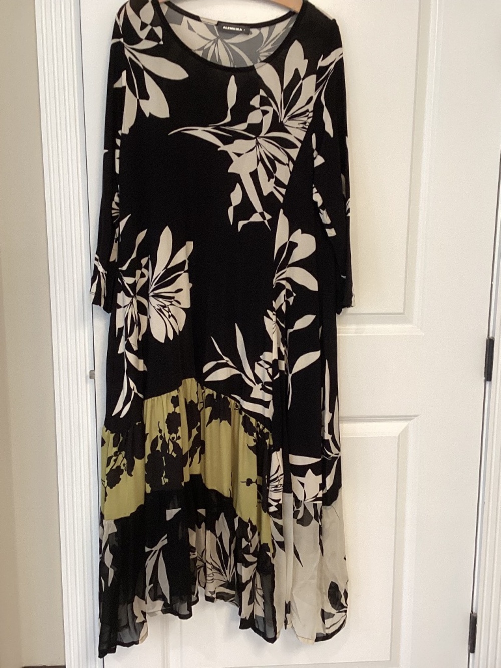 Alembika dress size 4